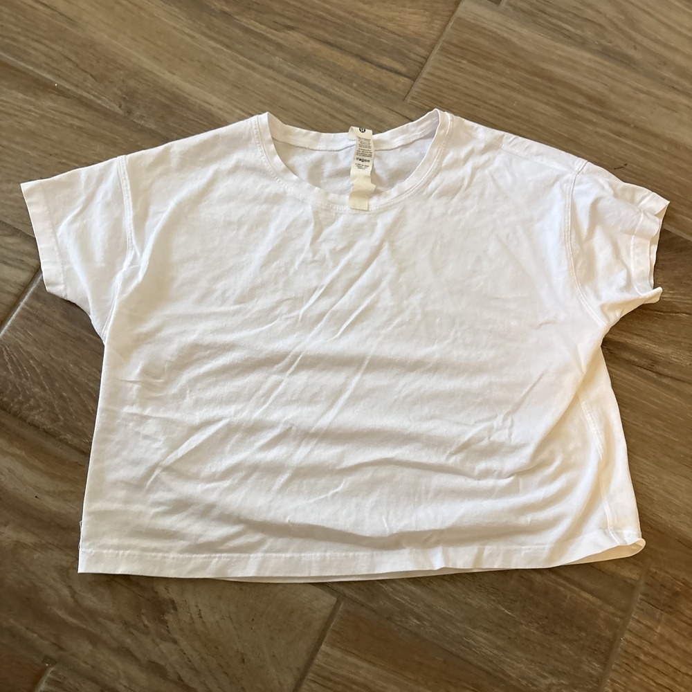 Lululemon Keeping it Short White Cropped Tee Pima Cotton LW3ANCS Size 4